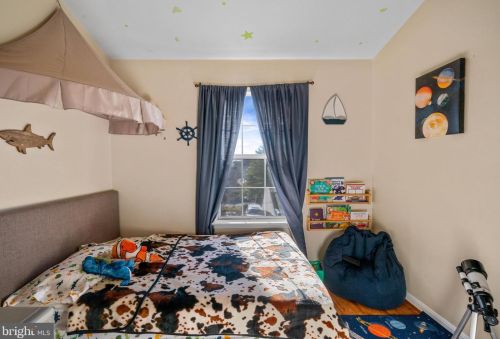 1944 Wicklow Ct, Woodbridge VA  22191-3459 exterior