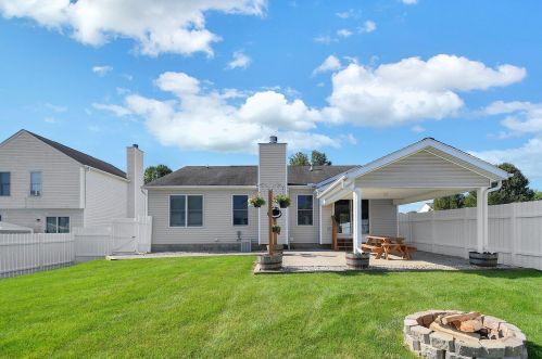 410 Green Apple Pl, Pataskala OH  43062-7453 exterior