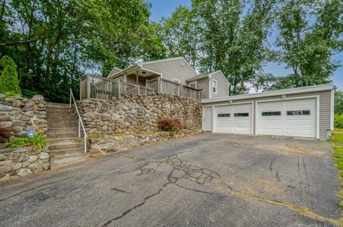 325 Bristol St, Waterbury, CT 06708