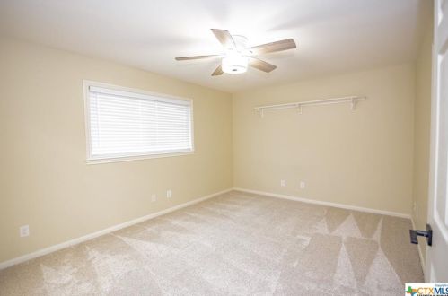 101 Legend Dr, Victoria TX  77904-3854 exterior