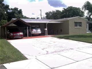 6611 Cody St, Hollywood, FL 33024-2934