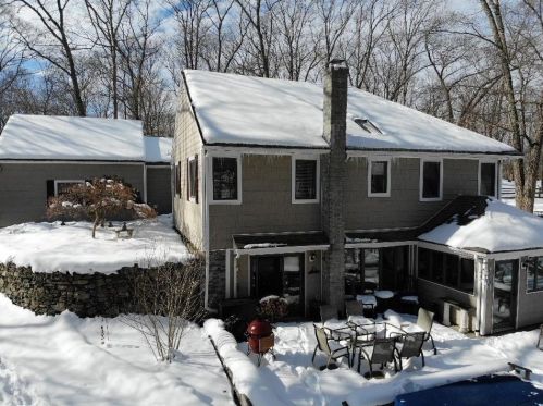 128 Pound Rd, Cumberland RI  02864-2706 exterior