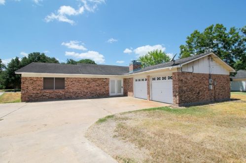 1413 Briar Ln, Dinsmore, TX 77488-4307