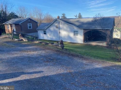 112 Riverview Ln, Academia, PA 17082-7913