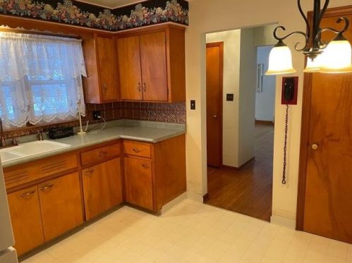 7714 35 Ave, Kenosha WI 53142-3940 exterior