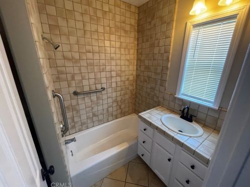 807 Chevy Chase Dr, Glendale CA 91205-3018 exterior