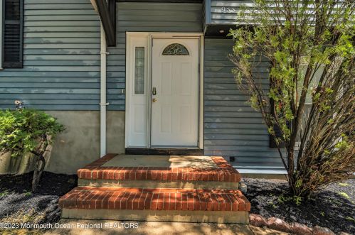 955 Hearthstone Dr, Lakewood NJ  08701-5513 exterior