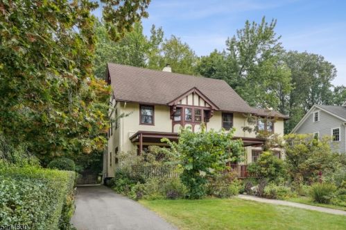 207 Park St, Montclair, NJ 07042-3901
