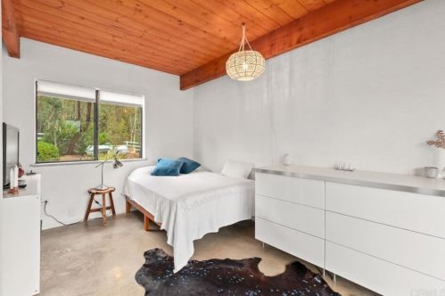 3533 Dove Holw Rd, Encinitas CA 92024-7245 exterior