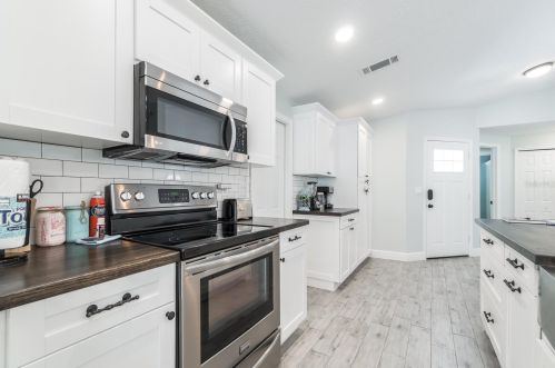 108 Lexington St, Oldsmar, FL 34677-4328