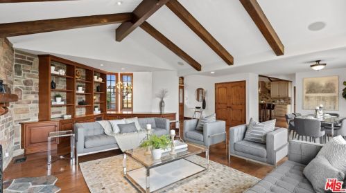4117 Vanetta Pl, North Hollywood, CA 91604-2342