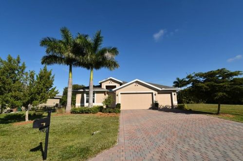 2123 25th Ter, Cape Coral, FL 33904-3277