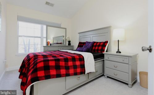 2472 Sylvan Moor Ln, Woodbridge VA  22191-6354 exterior