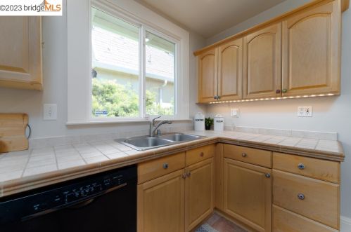 1505 Russell St, Berkeley CA 94705-2334 exterior