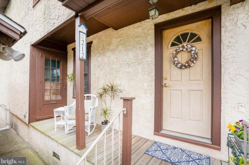 212 Christian St, Wilmington, DE 19804-2707