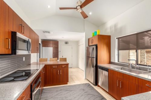 6825 18th St, Phoenix AZ  85042-5706 exterior