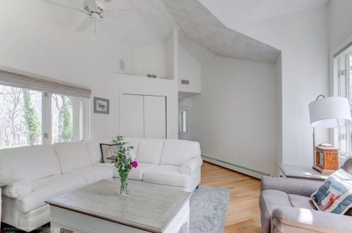 306 Walmsley Ln, South Kingstown RI  02874-3618 exterior
