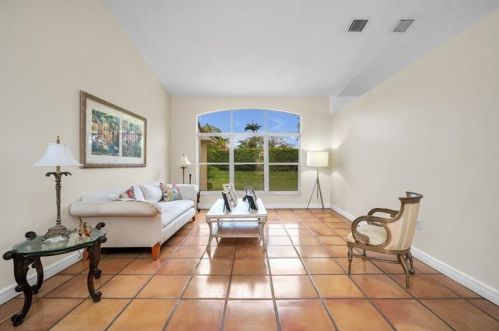 4560 152nd Ave, Hollywood, FL 33027-3360