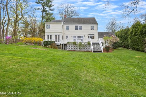 29 Verona Dr, Riverside CT  06878-1910 exterior