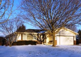1071 Dickens Dr, Oconomowoc, WI 53066-4314