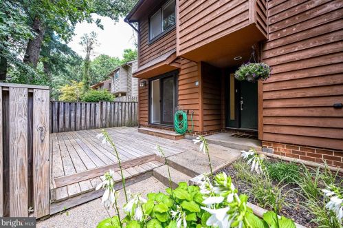 1944 Winterport Cluster, Herndon, VA 20191-3649