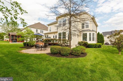 19277 Crk Fld Cir, Leesburg VA  20176-1621 exterior