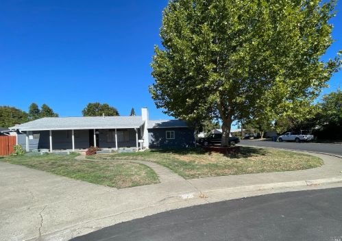 575 Stella Dr, Ukiah CA  95482-4523 exterior