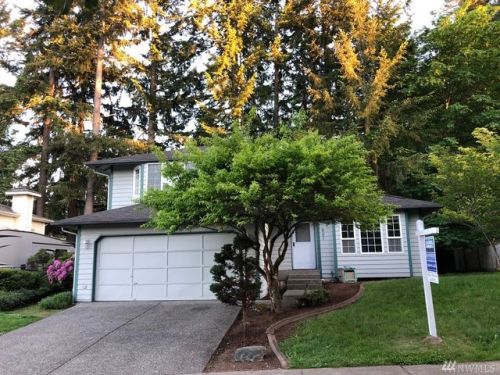 907 Winston Dr, Bremerton, WA 98311-8751