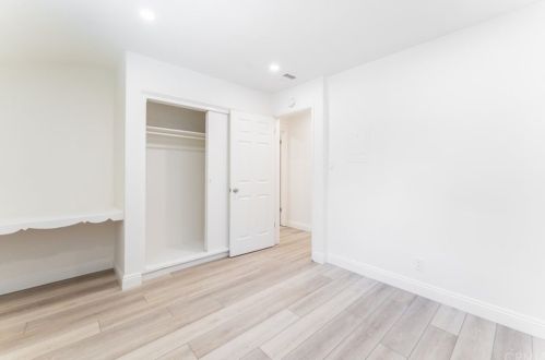 6930 Colbath Ave, Van Nuys CA  91405-4103 exterior