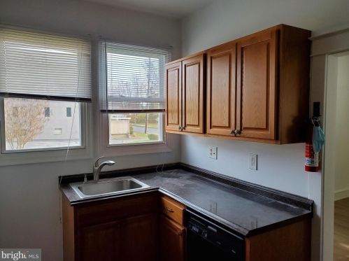 29 Bishop Holw Rd, Newtown Square PA  19073-3211 exterior