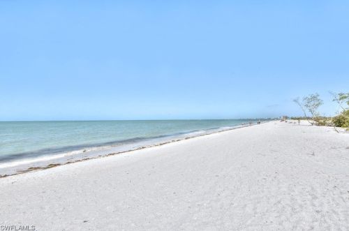 828 Wiggins Pass Rd, Naples FL  34110-6107 exterior