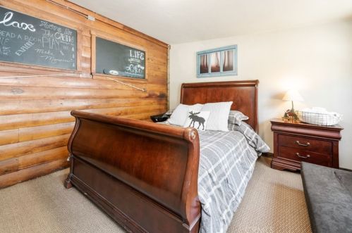 340 Sherwood Blvd, Big Bear City CA  92314 exterior