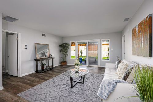 4944 Elm St, San Diego, CA 92102-1357