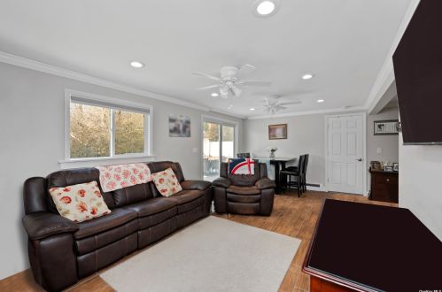 412 Greenbelt Pkwy, Holtsville NY  11742-2231 exterior