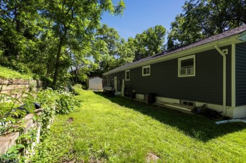 7 Dorfred Ter, Wantage NJ  07461-4815 exterior