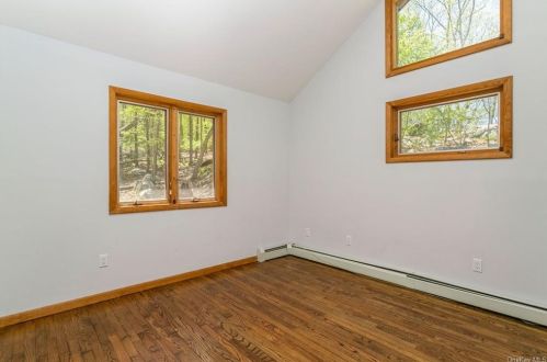 297 Bramertown Rd, Tuxedo Park NY  10987-3011 exterior