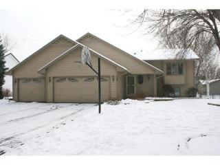 744 99th Ln, Lino Lakes, MN