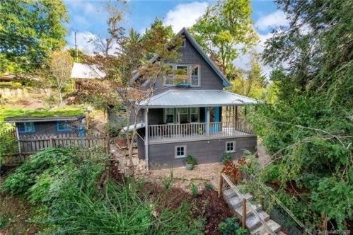 21 Chatham Rd, Asheville, NC 28804-3416