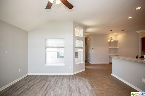 117 Carlsbad Dr, Victoria, TX 77904-3682
