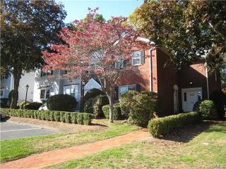 4007 Park Ave, Fairfield CT  06825-1264 exterior