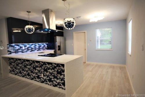 1410 22nd Ave, Hollywood, FL 33020-6204