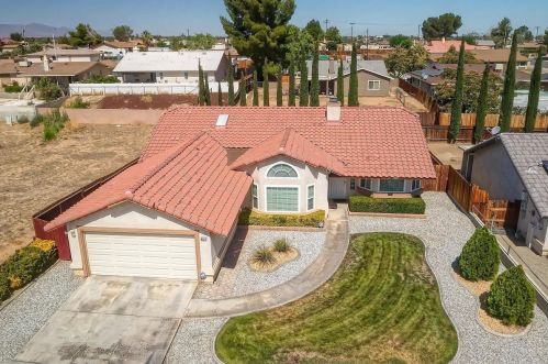 14078 Apple Creek Dr, Victorville, CA 92395-4704