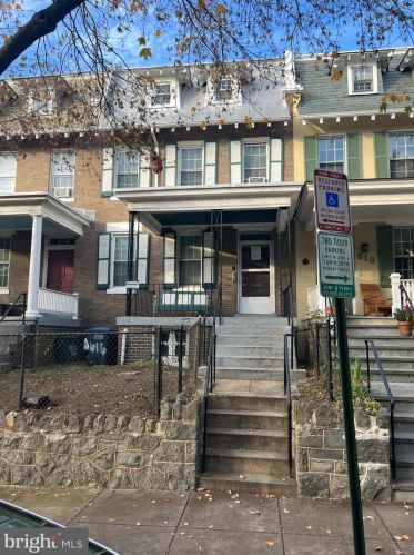 616 Lexington Pl, Washington, DC 20002-5220