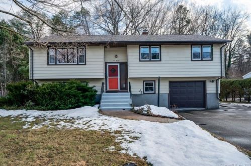 170 Scott Dr, Manchester, CT 06042-2425