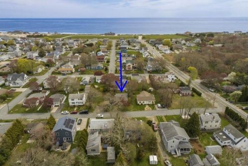 11 Eire Rd, South Kingstown, RI 02882-5140