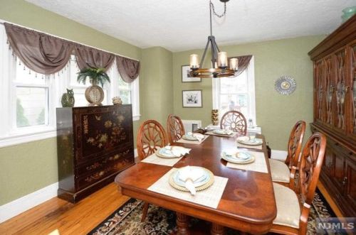 448 James St, N Milford NJ  07646-1022 exterior