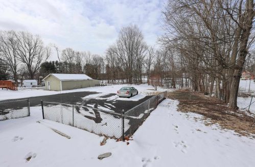 54 Abbott St, Nashua NH  03064-2103 exterior
