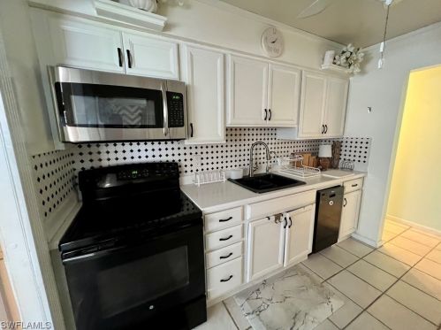 10 Desert Candle Cir, Lehigh Acres FL  33936-7302 exterior