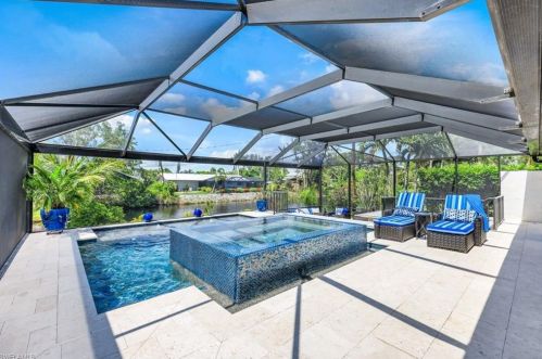 999 Valley Dr, Bonita Springs FL  34134-7438 exterior