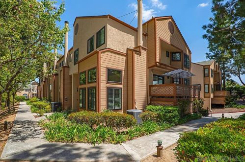 8619 Robles Dr, San Diego, CA 92119-1455